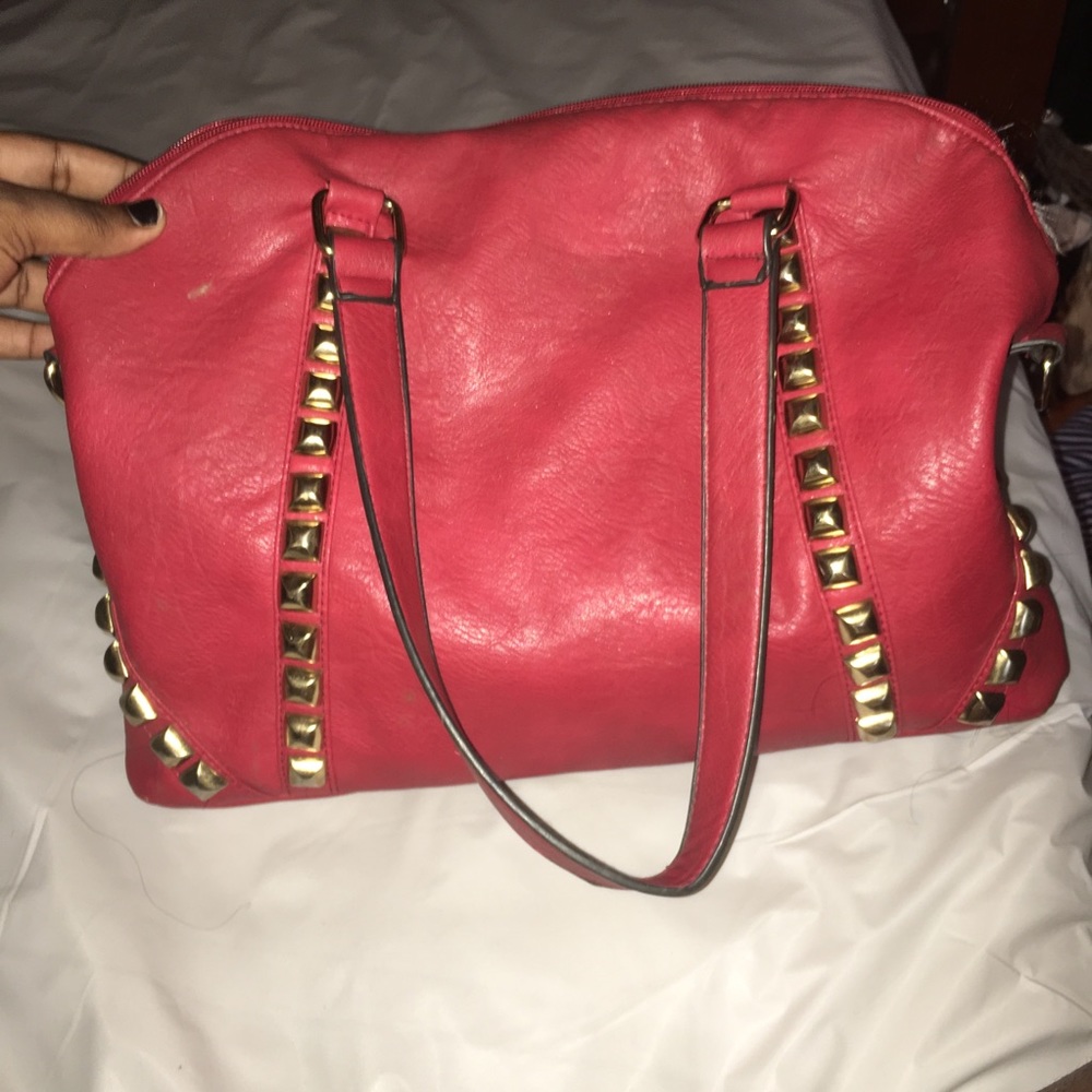 Red spoke bag